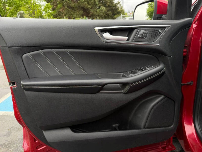 2022 Ford Edge ST