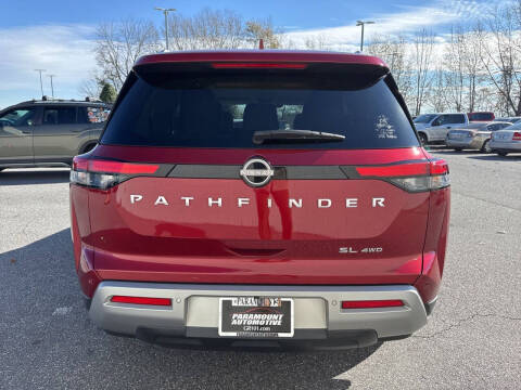 2022 Nissan Pathfinder SL
