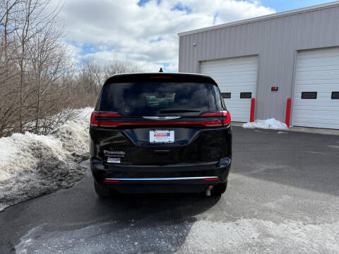 2024 Chrysler Pacifica Touring L