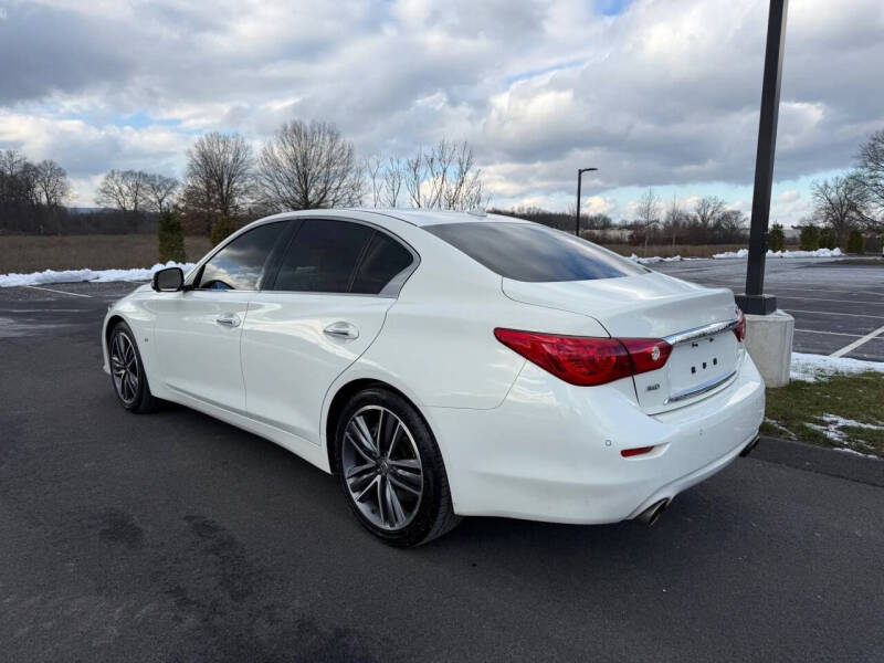 2015 Infiniti Q50
