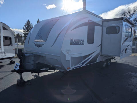 2015 Lance 1995 / 23ft