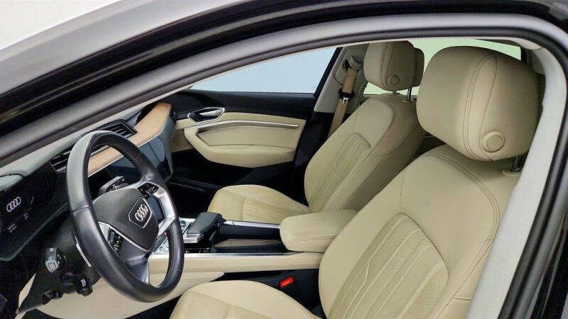 2019 Audi e-tron quattro Premium Plus
