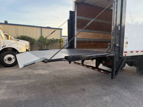 2017 Freightliner M2 106