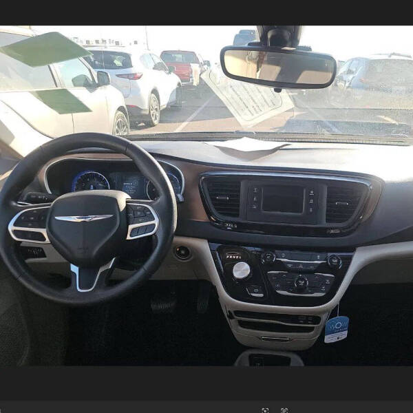 2017 Chrysler Pacifica LX