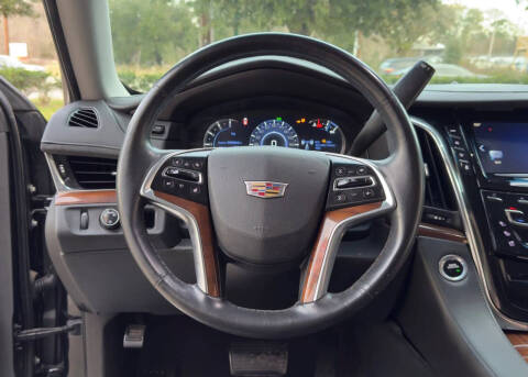 2017 Cadillac Escalade Luxury