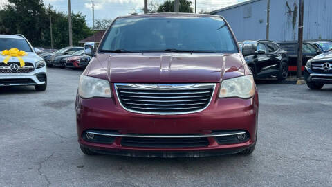 2011 Chrysler Town and Country Touring-L