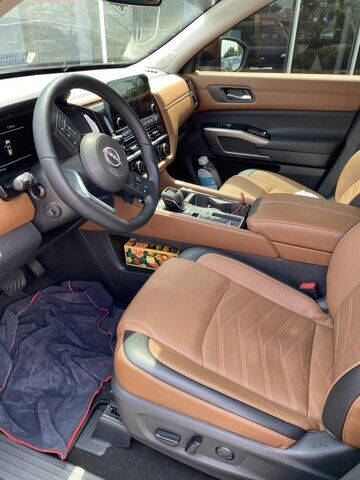 2023 Nissan Pathfinder Platinum