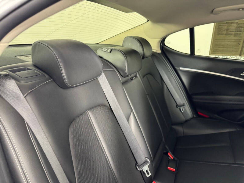 2023 Genesis G70