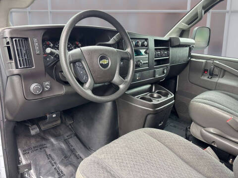 2024 Chevrolet Express 2500