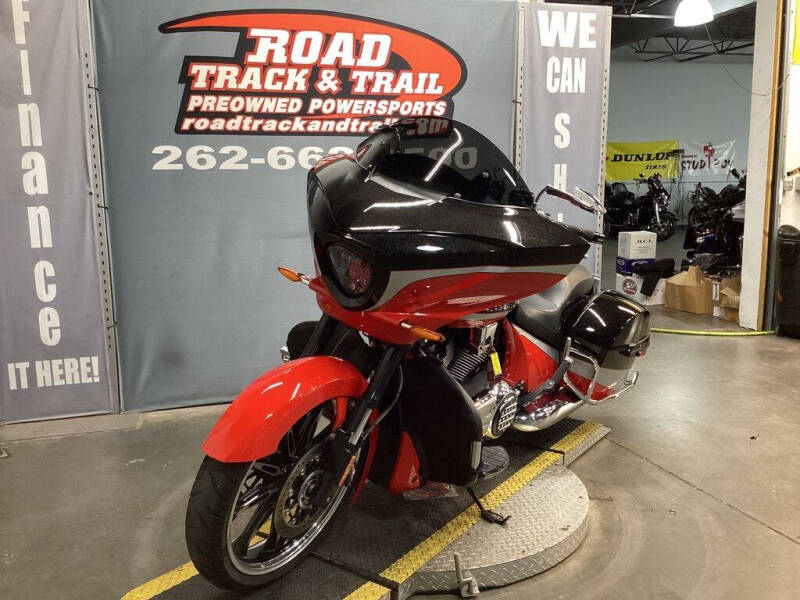 2016 Victory Magnum Black Crystal ove