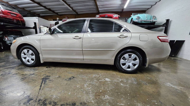 2009 Toyota Camry LE photo 6