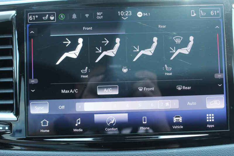 2025 Chrysler Pacifica Select