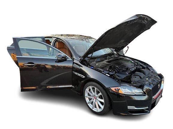 2016 Jaguar XJ R-Sport's photo