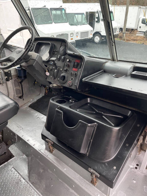 2010 Freightliner MT45 Chassis