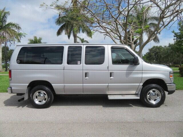 2014 Ford E-Series E-150 XLT