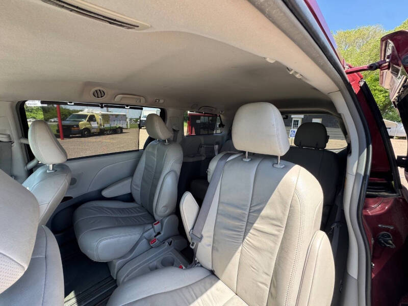 2011 Toyota Sienna XLE 8-Passenger