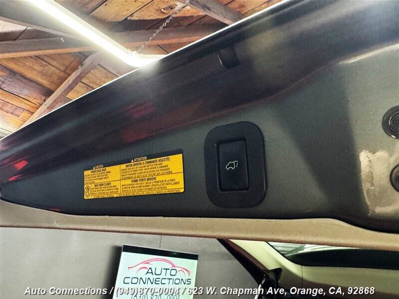 2013 Toyota Sienna XLE 8-Passenger