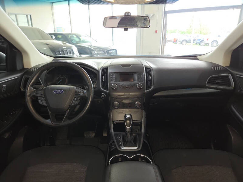 2016 Ford Edge SE