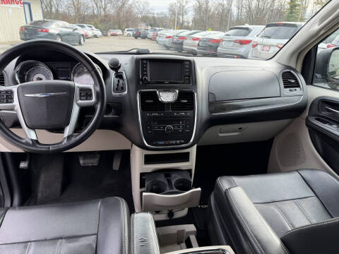 2013 Chrysler Town and Country Touring