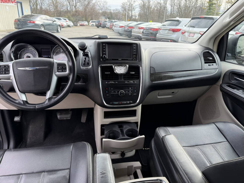 2013 Chrysler Town and Country Touring