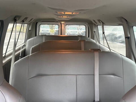 2013 Ford E-Series E-350 SD XLT