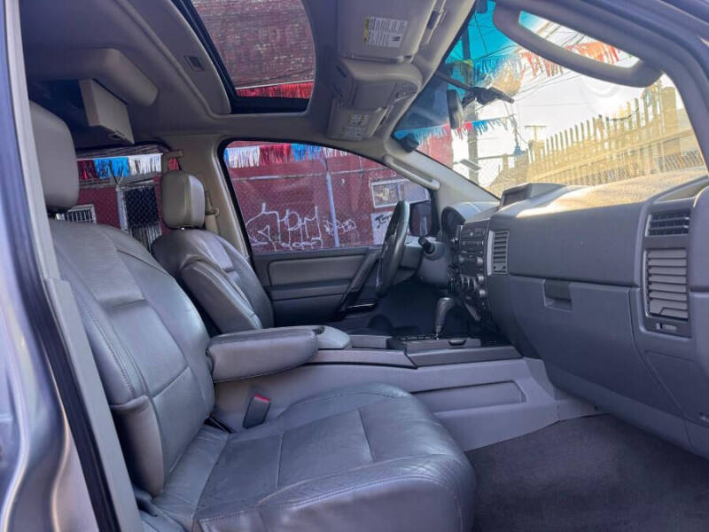 2004 Nissan Armada LE