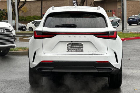 2026 Lexus NX 450h+ Luxury