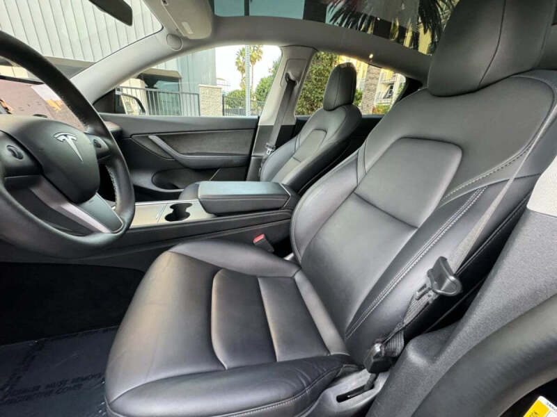 2025 Tesla Model Y Long Range