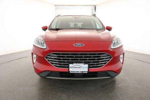 2022 Ford Escape Hybrid Titanium