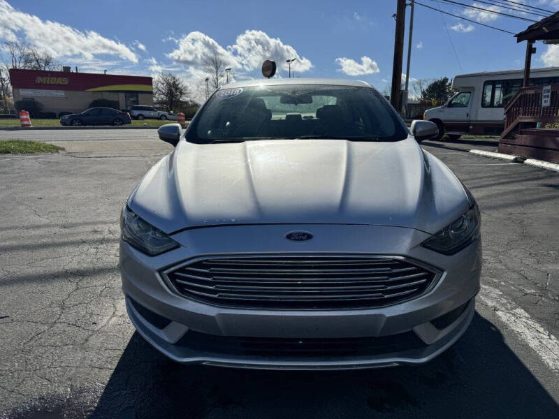 2018 Ford Fusion SE photo 2