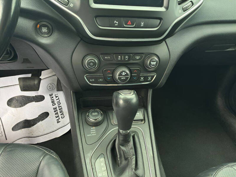 2021 Jeep Cherokee Latitude Lux