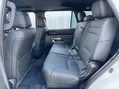 2025 Toyota Sequoia SR5