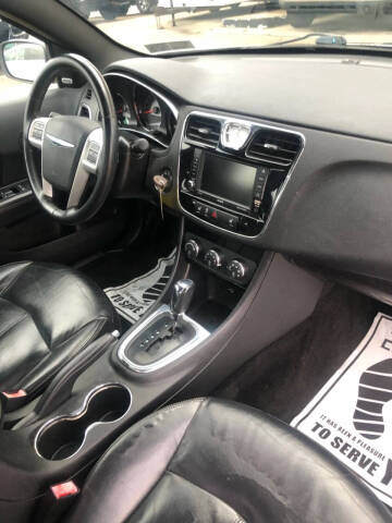 2014 Chrysler 200 Limited