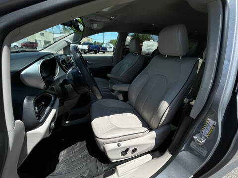 2017 Chrysler Pacifica Hybrid Touring Plus