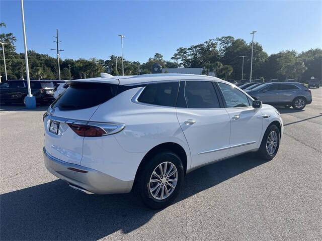 2022 Buick Enclave Essence