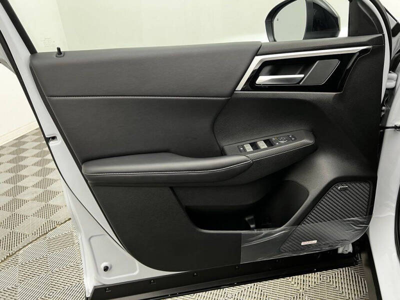 2026 Mitsubishi Outlander LE