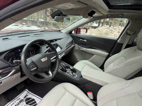 2021 Cadillac XT4 Luxury