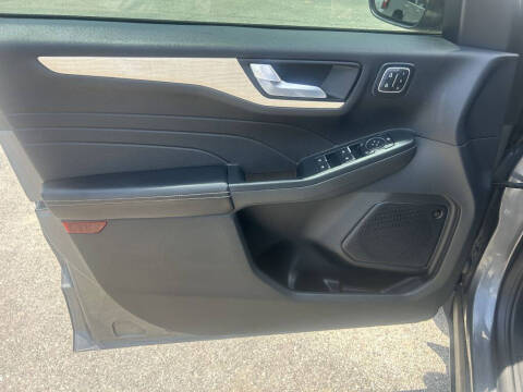 2022 Ford Escape Titanium