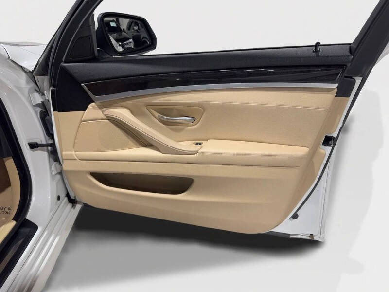 2015 BMW 5 Series 528i