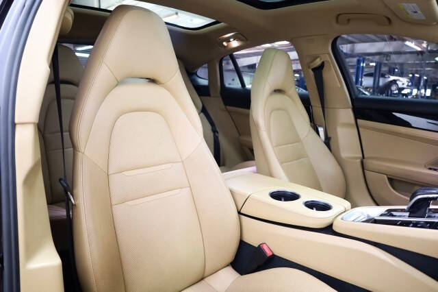 2019 Porsche Panamera