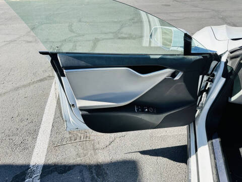 2015 Tesla Model S P85D