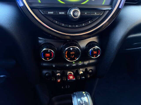 2017 MINI Hardtop 2 Door Cooper