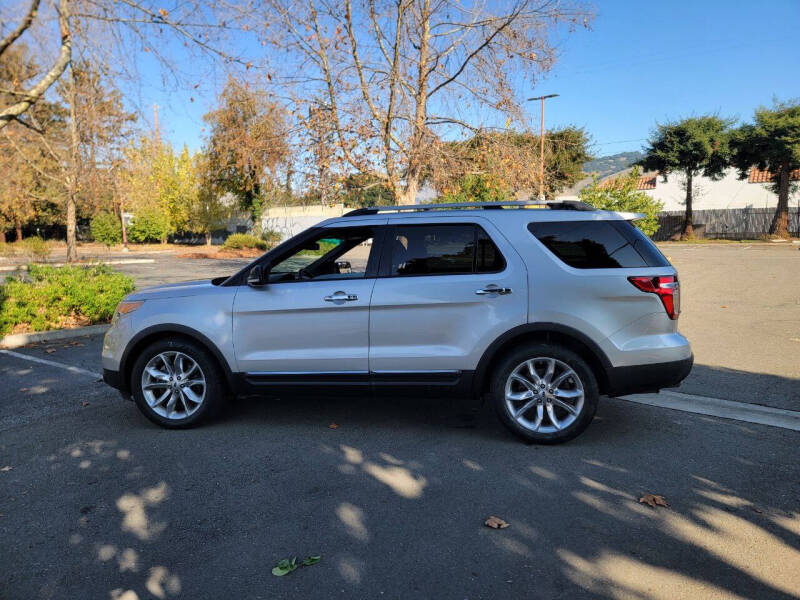 2015 Ford Explorer XLT photo 8