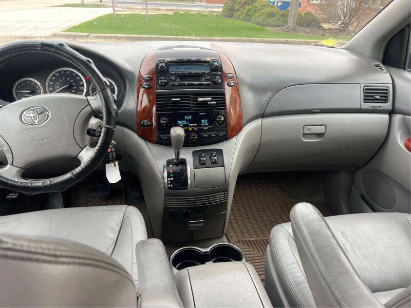 2005 Toyota Sienna