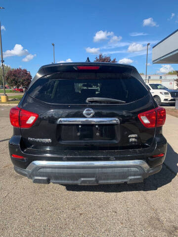 2019 Nissan Pathfinder SL