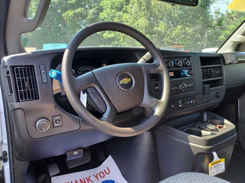 2025 Chevrolet Express 2500