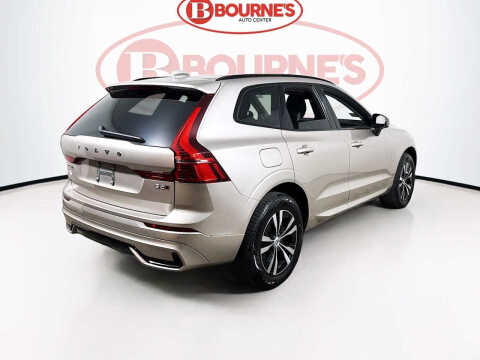 2025 Volvo XC60 B5 Core Dark Theme