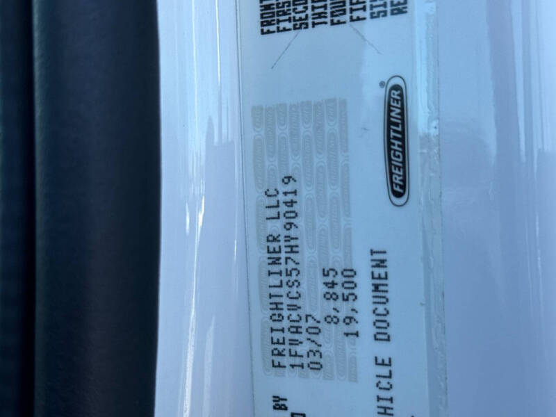 2007 Freightliner M2 106