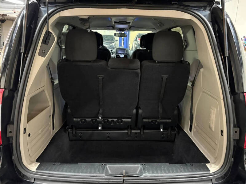 2012 Chrysler Town and Country Touring