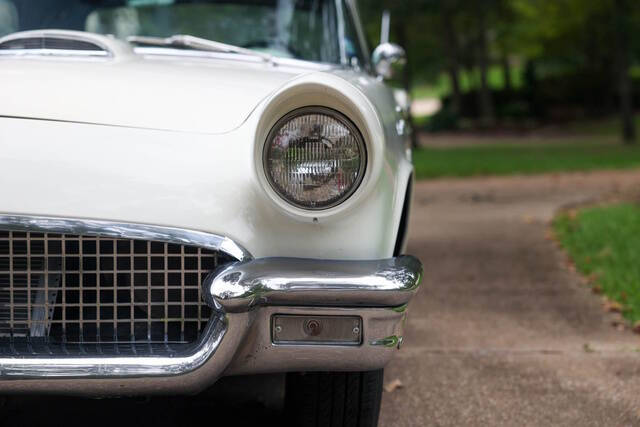1957 Ford Thunderbird